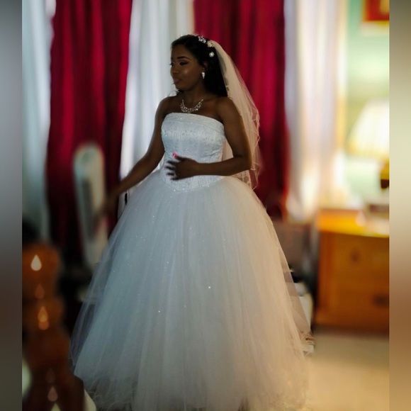 Wedding dress